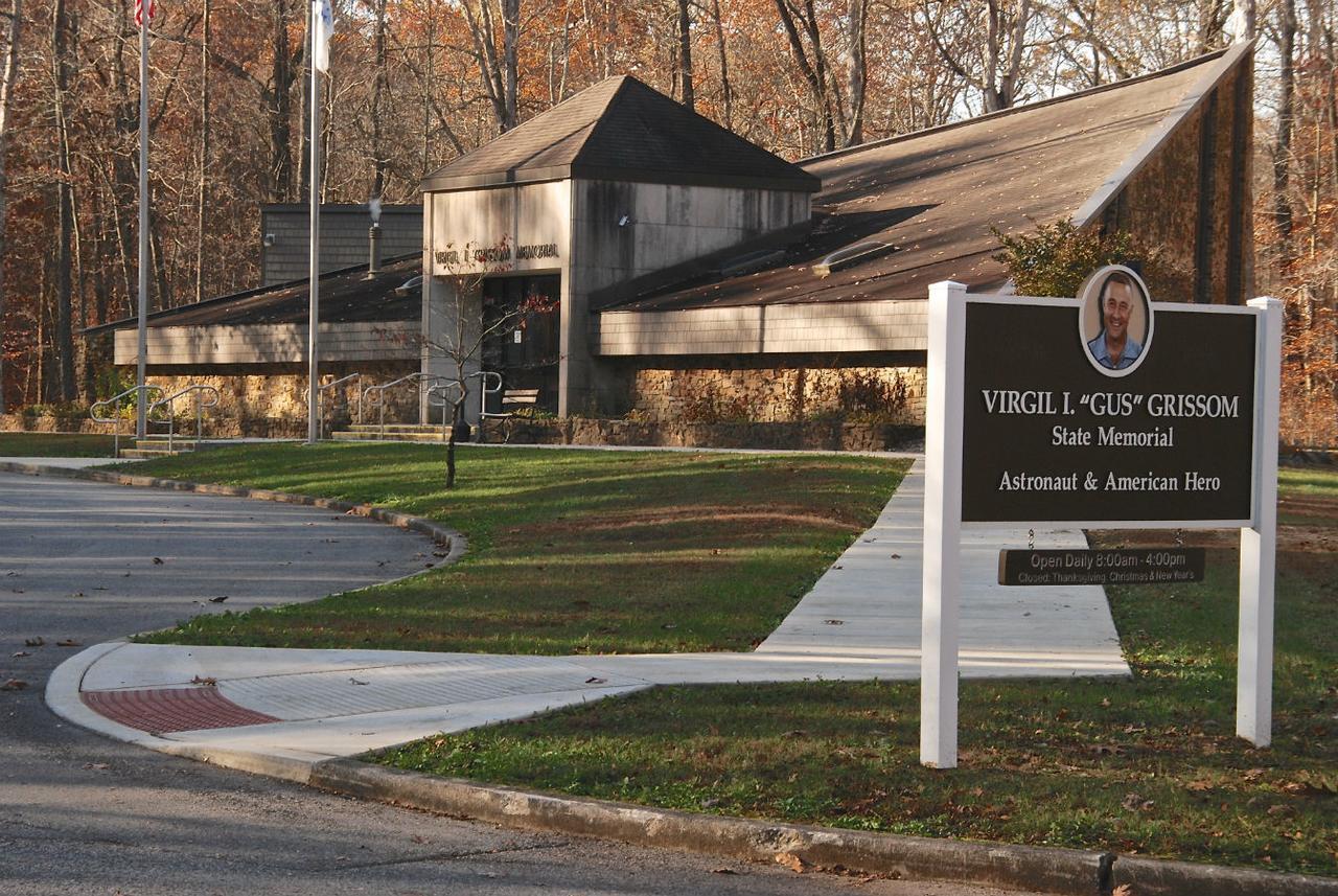 Spring Mill Inn Mitchell Exterior foto